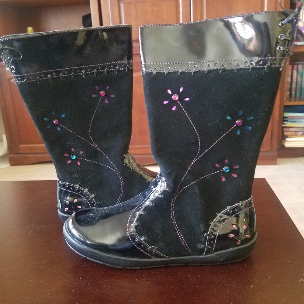 New Reaction Kenneth Cole Girls Boots Size 2.5
